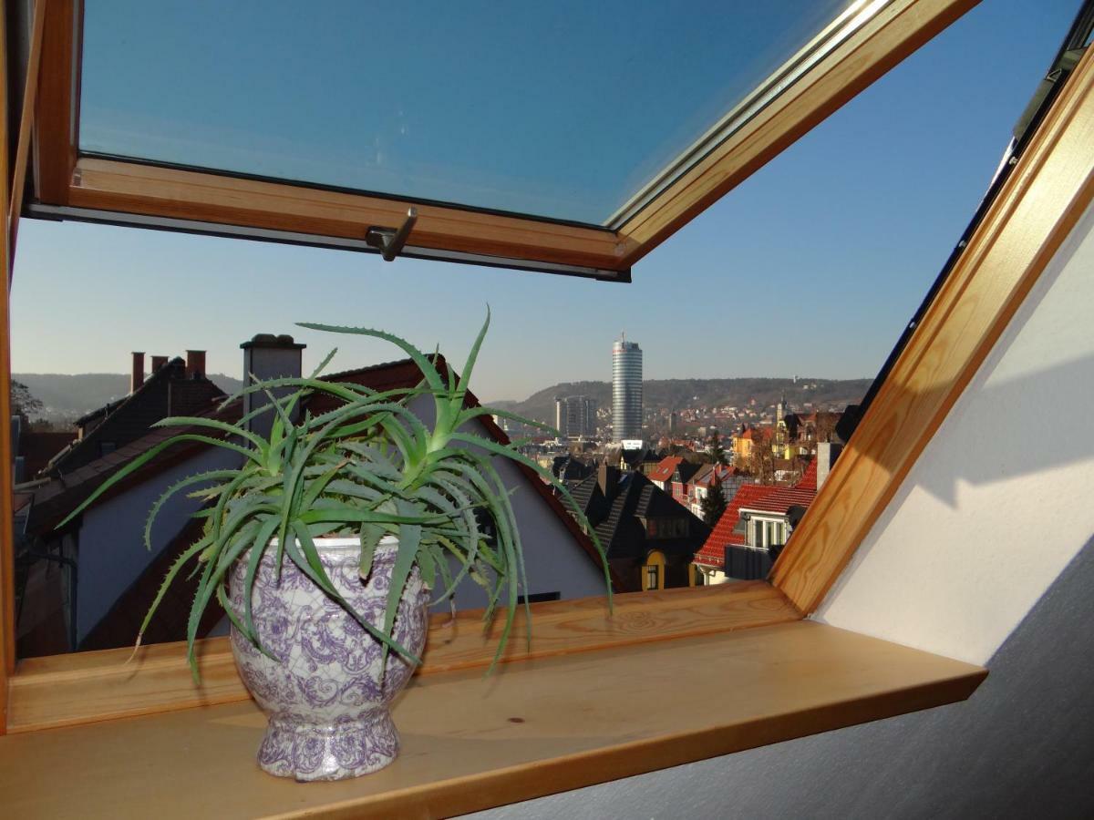 Attraktives 2-Zimmer-Apartment Mit Ausblick Єна Екстер'єр фото